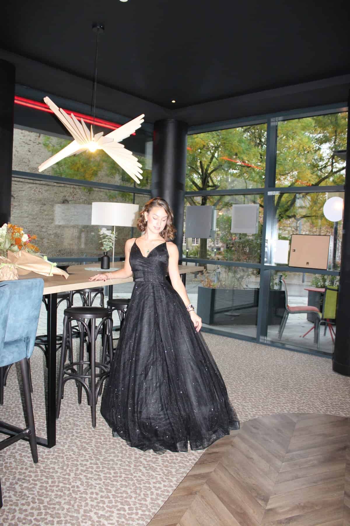 Robe princesse noire en tulle à paillettes ch9429
