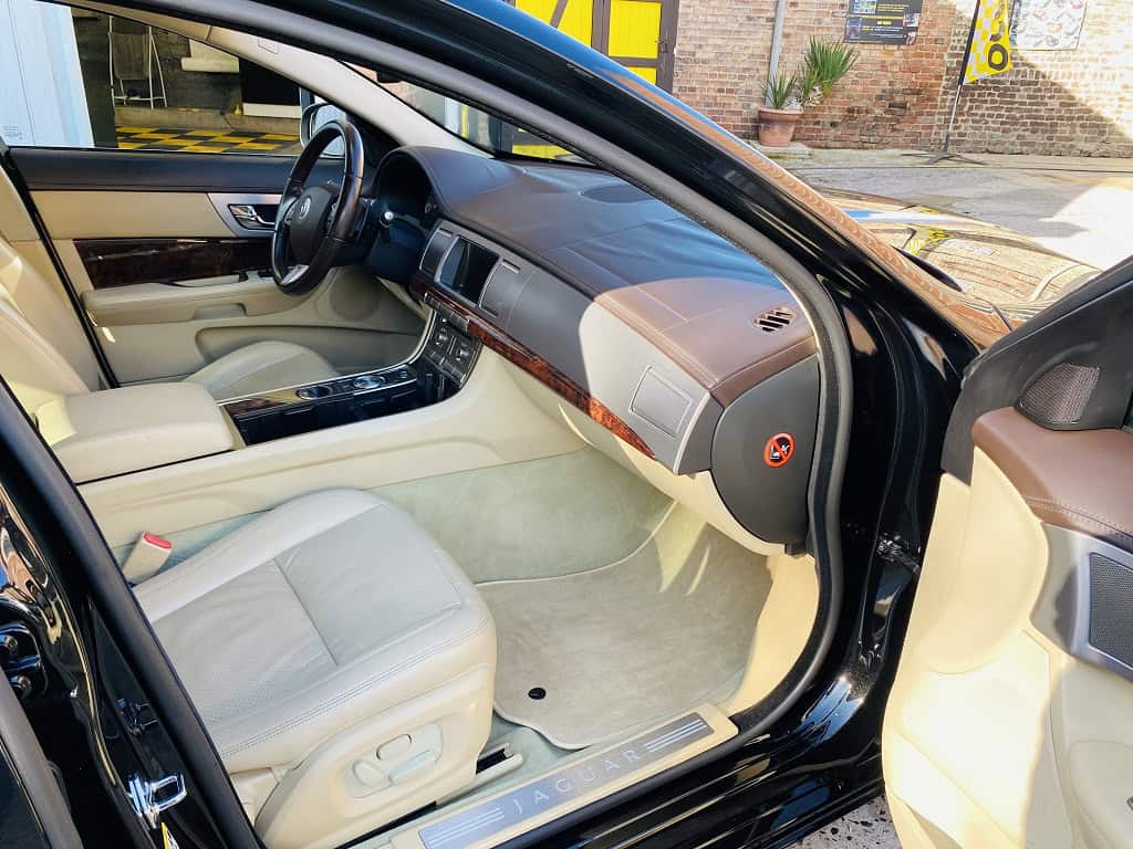 Jaguar XF 2.7D Luxe Premium – photo 8