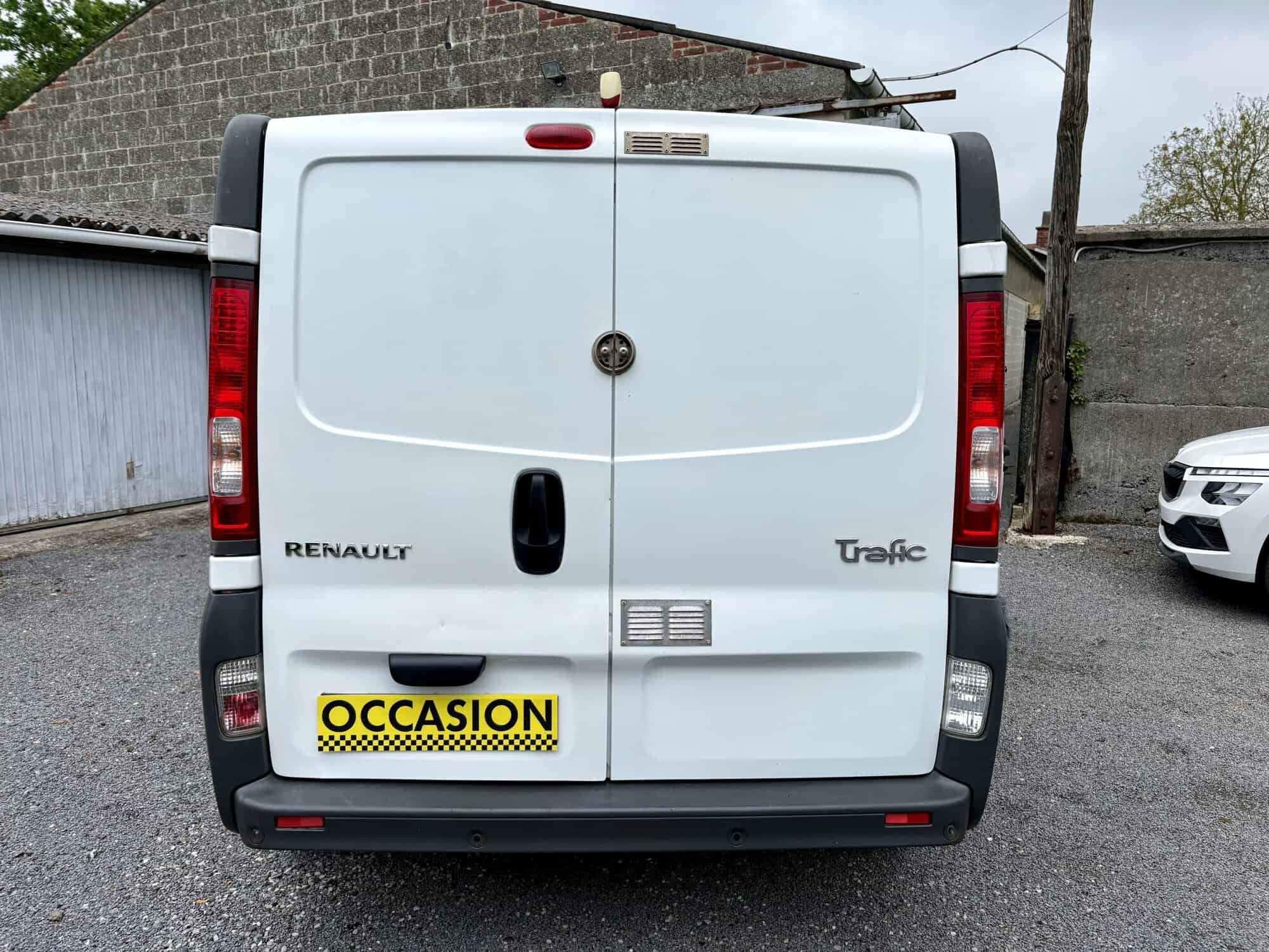 RENAULT TRAFIC L2H1 2.0 dCi 90cv – 2013 – 1ère main – photo 12