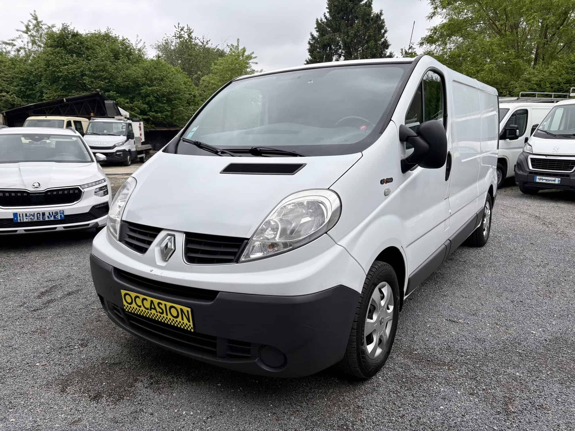 RENAULT TRAFIC L2H1 2.0 dCi 90cv – 2013 – 1ère main – photo 2