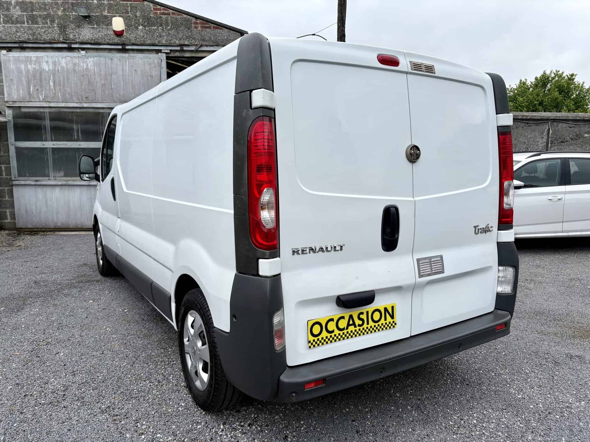 RENAULT TRAFIC L2H1 2.0 dCi 90cv – 2013 – 1ère main – photo 3