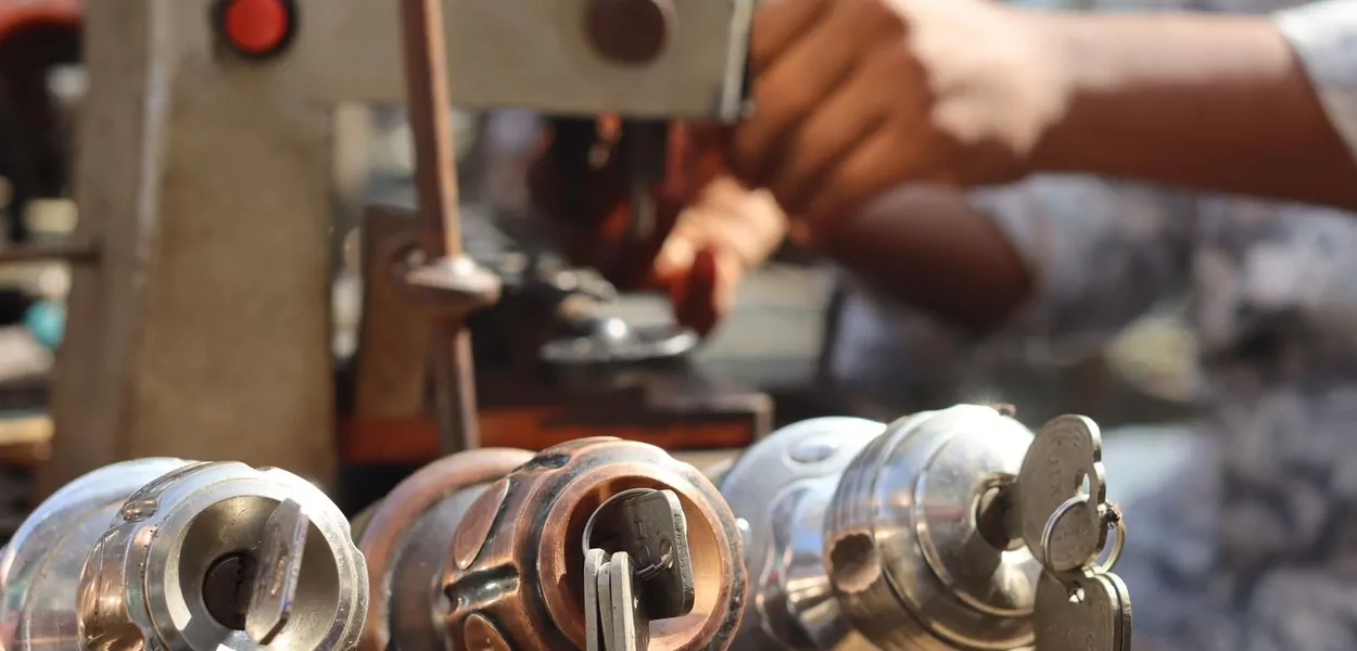 Serrurerie Concept – serrurier au travail